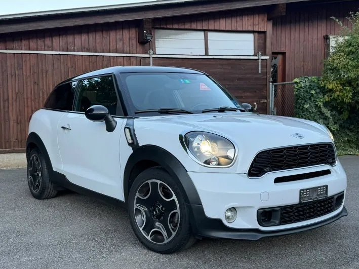 MINI blanche, vue avant trois quarts