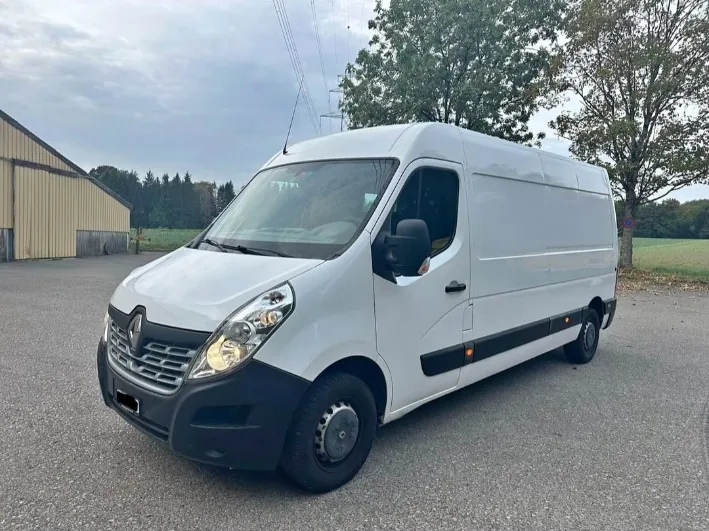Renault Master blanc, véhicule utilitaire